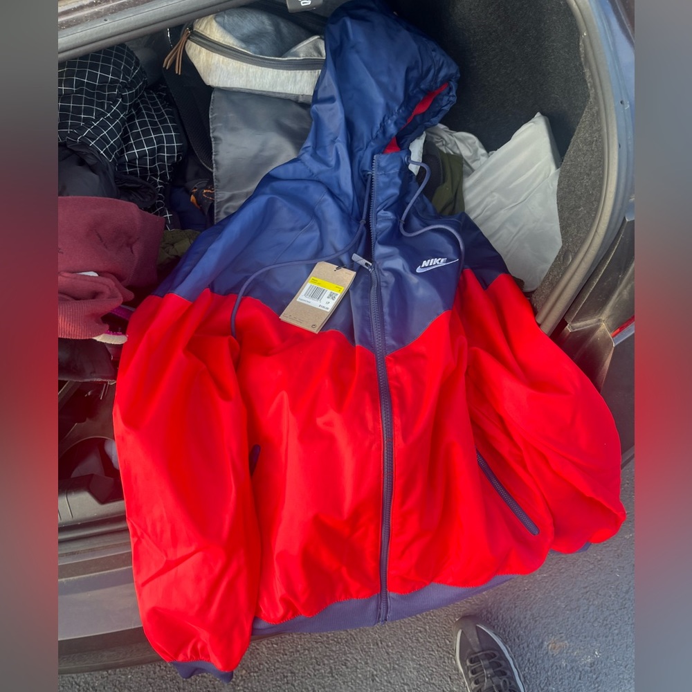 Brand new Nike jacket SMALL